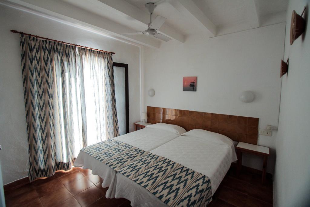 Apartamentos Sa Cala Кала-Морель Экстерьер фото